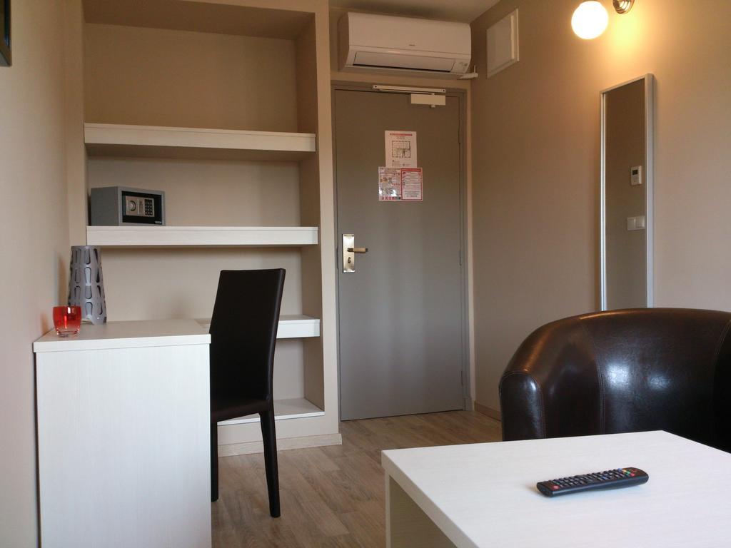 Hotel Les Petits Oreillers Saint-Martin-dʼArdèche Szoba fotó