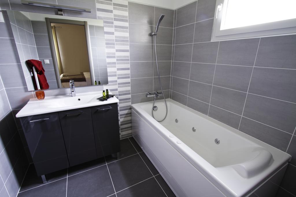 Hotel Les Petits Oreillers Saint-Martin-dʼArdèche Szoba fotó