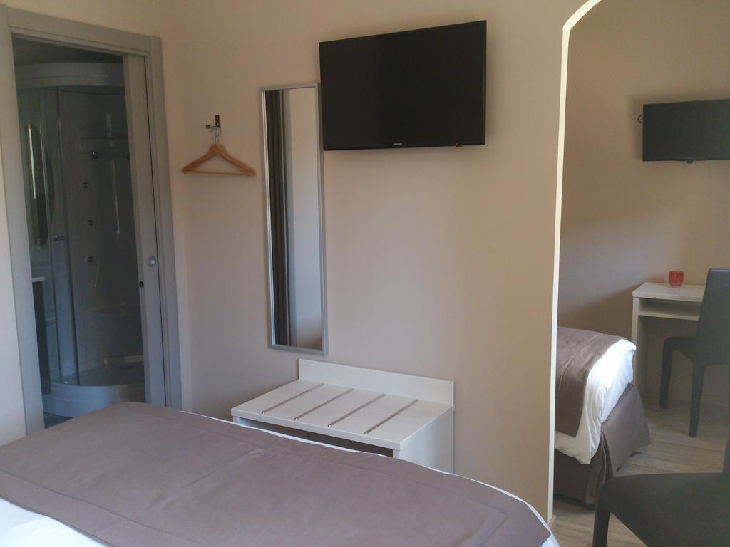 Hotel Les Petits Oreillers Saint-Martin-dʼArdèche Szoba fotó